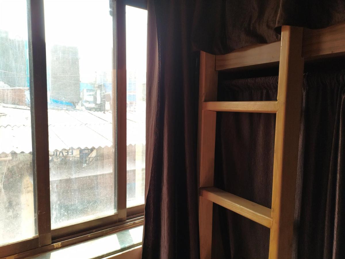 Super Dormitory Ac Deluxe Мумбаи Экстерьер фото